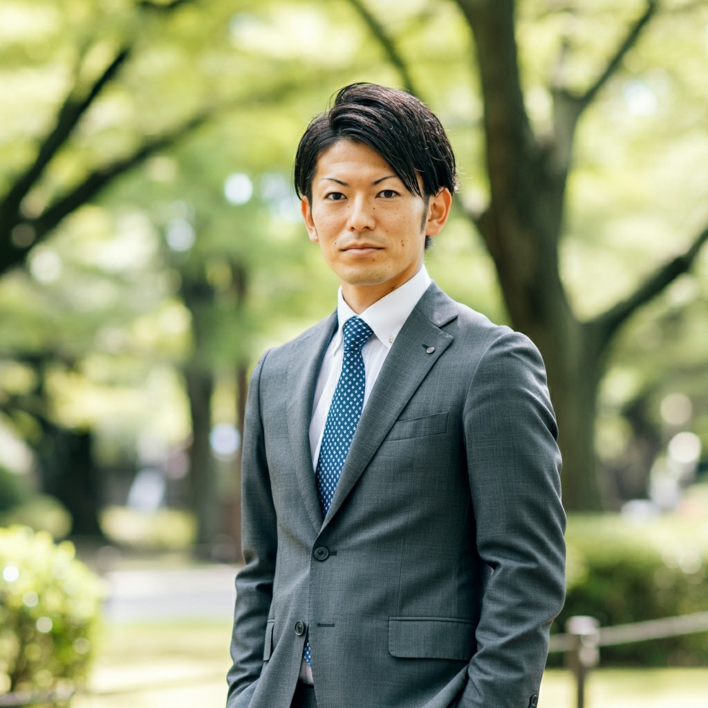 眉毛を整えている男性ビジネスマン