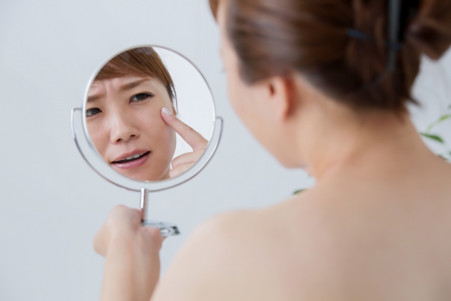 そのイボ(脂漏性角化症)かんたんに取れます!