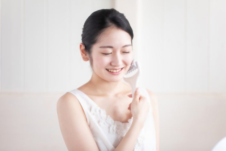 輪郭をシュッと引き締めるセルフケア