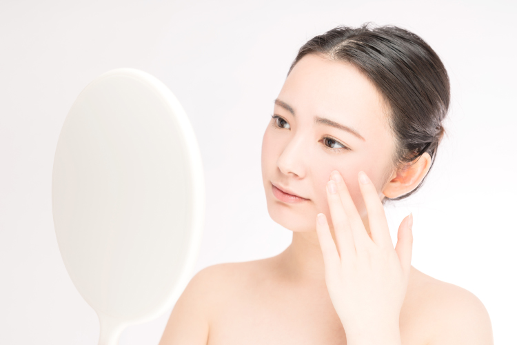 若いのにできるほうれい線を目立たなくするコツ